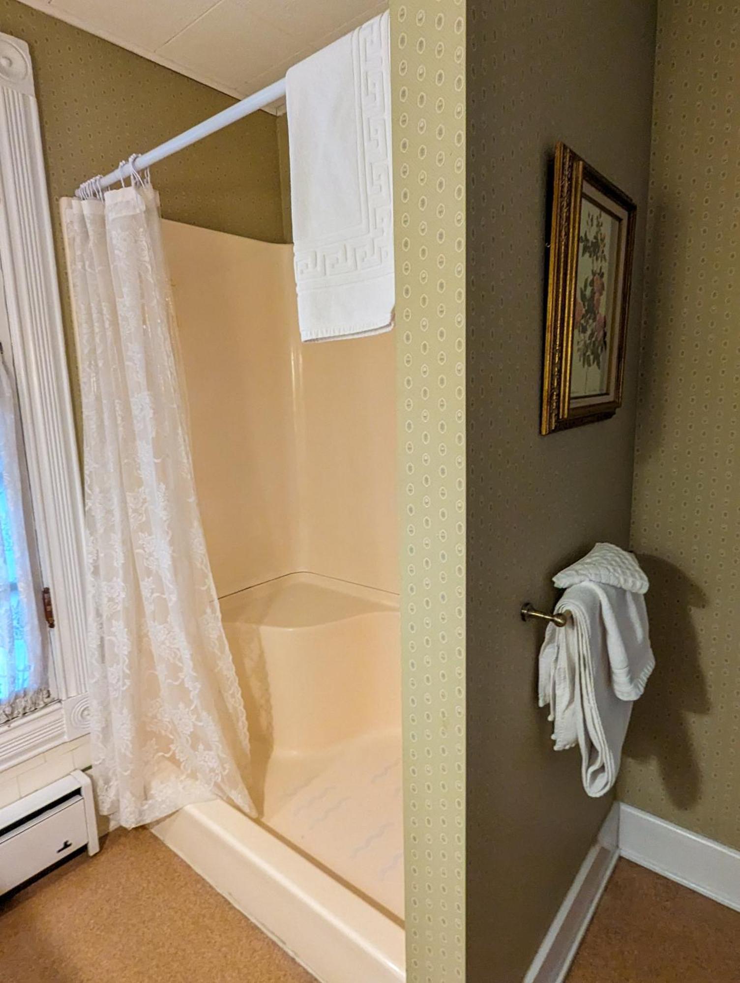 Hudson Manor Bed & Breakfast Watkins Glen Esterno foto