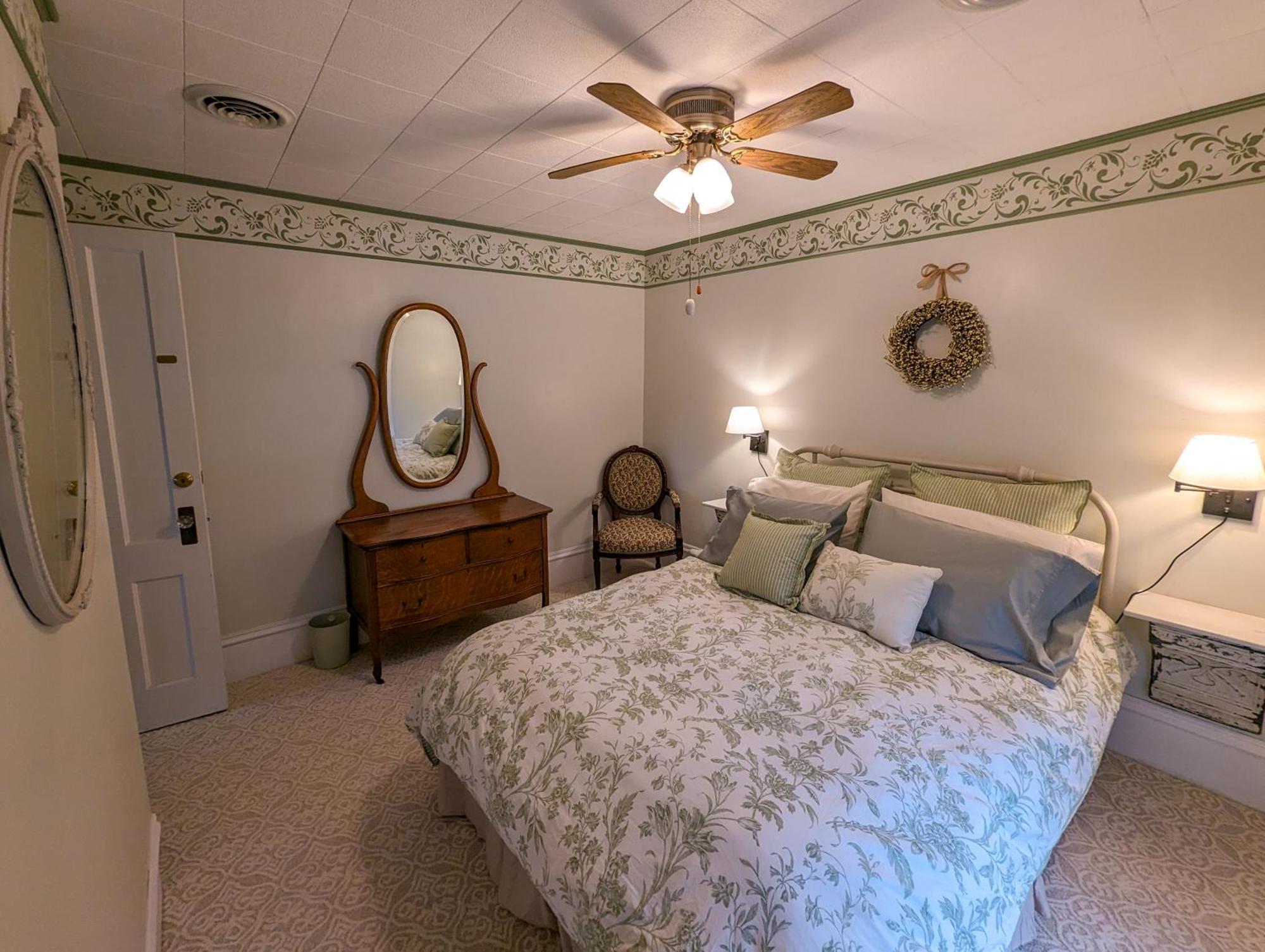 Hudson Manor Bed & Breakfast Watkins Glen Esterno foto