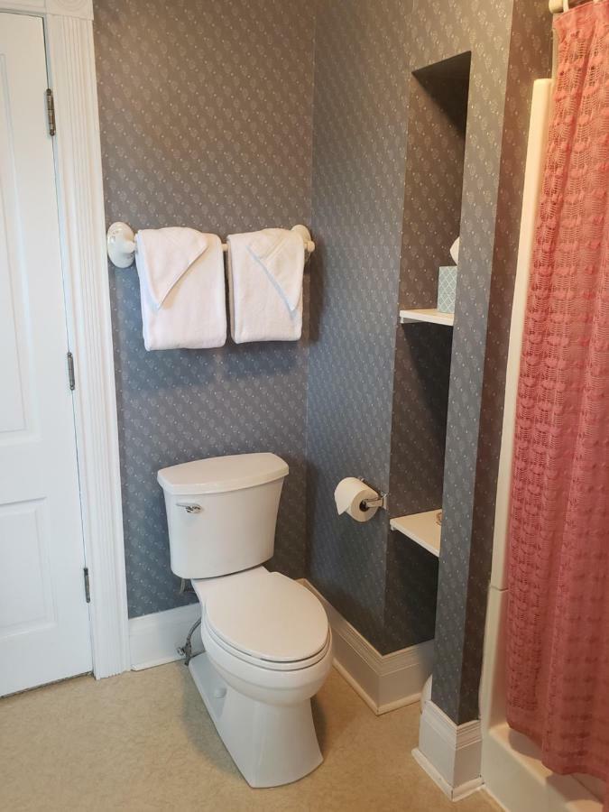 Hudson Manor Bed & Breakfast Watkins Glen Esterno foto