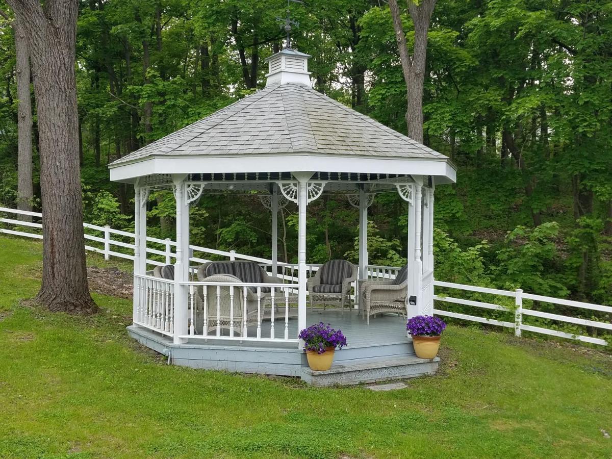 Hudson Manor Bed & Breakfast Watkins Glen Esterno foto